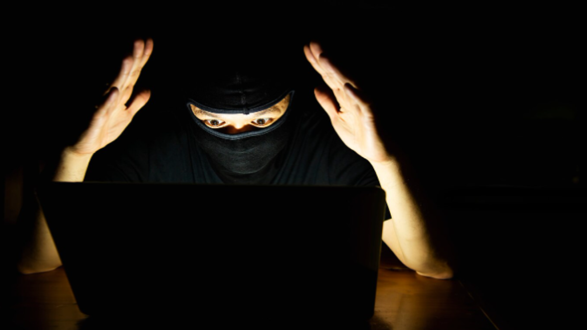 Cara Menghindari Peretasan dan Penipuan di Era Digital