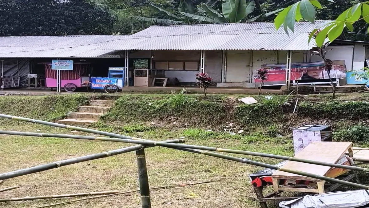 Pasar Ciater Resmi Pindah ke Lapang Cisaat, Pedagang Minta Segera Dibenahi