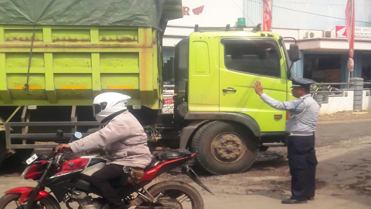 Dishub Subang Perketat Penyekatan Truk Muatan, 35 Personel Dikerahkan Setiap Hari