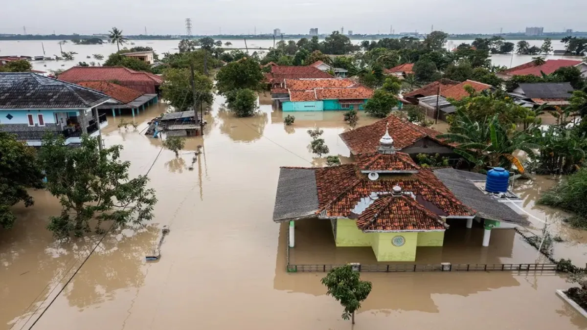 Banjir Rendam Ratusan Rumah Warga di Karawang Akibat Luapan Sungai Citarum dan Cibeet