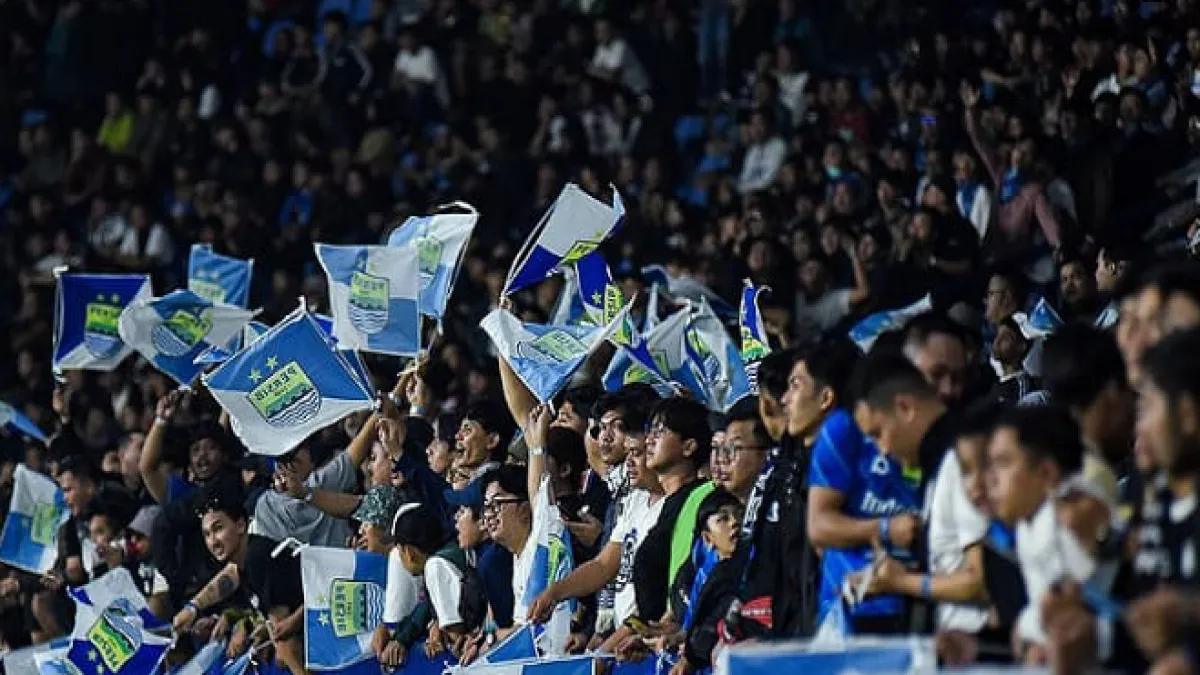 Persija Tersandung, Bobotoh Justru Ucap “Hatur Nuhun” – Persaingan Papan Atas Super League Kian Panas