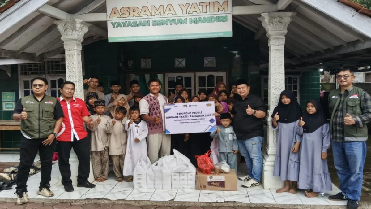 FIFGROUP Cabang Purwakarta Bagikan 56 Takjil, Tebarkan Kebaikan di Bulan Suci Ramadan