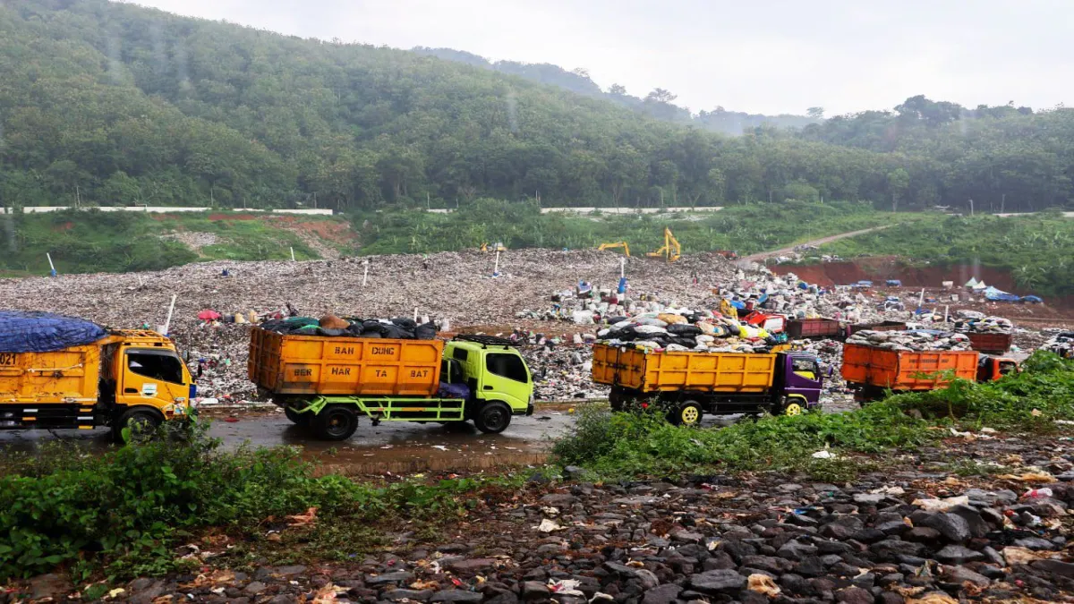 TPA Sarimukti Dibuka, DLH Bandung Barat Kerahkan 1.025 Personel Tangani Sampah