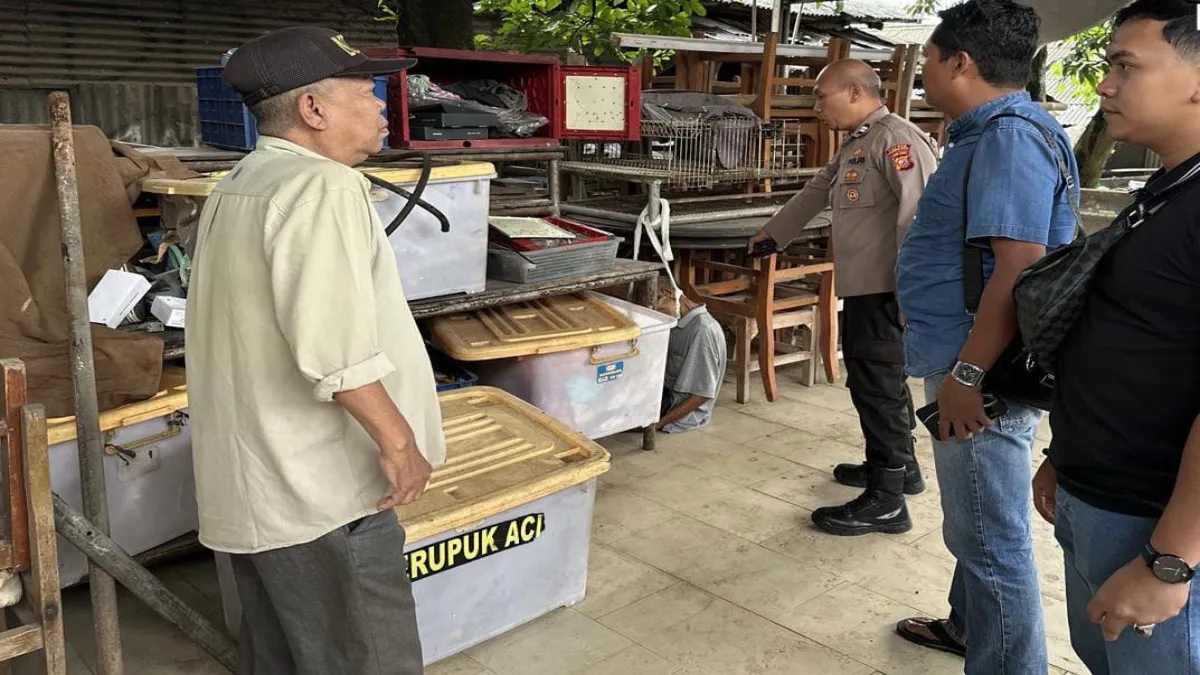Pria Paruh Baya Ditemukan Tewas Gantung Diri di Gudang Rongsokan