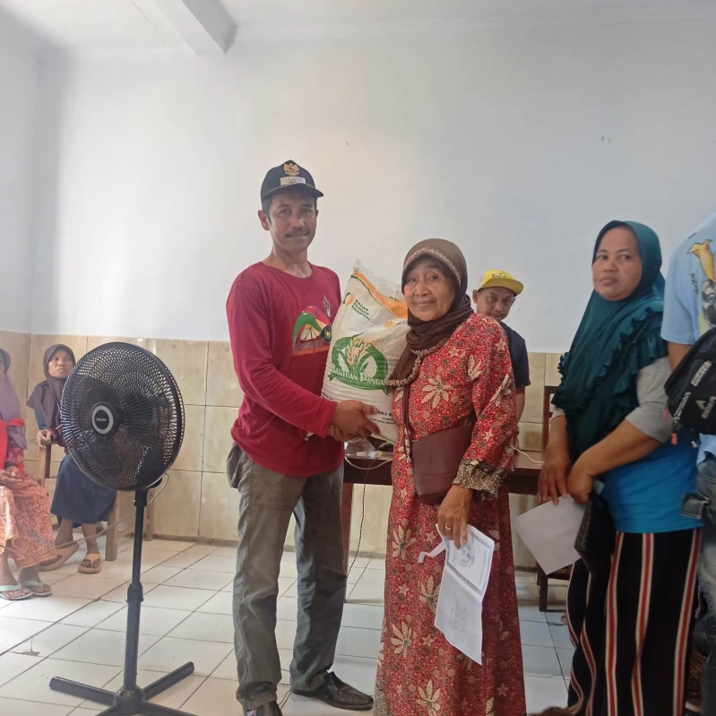 Bantuan Beras Pemerintah Sampai ke Masyarakat Margahayu