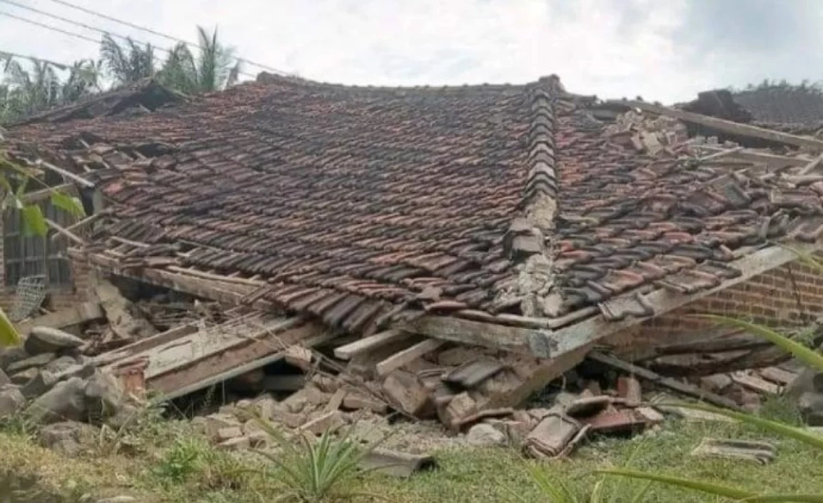 Daftar Kerusakan Akibat Gempa Tuban-Bawean, Rumah Menjadi Bangunan Paling Terkena Dampak