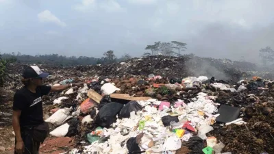 Sampah Masih Menggunung, Warga Tagih Janji DLH Kirim ke TPA Sarimukti