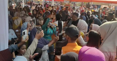Putri Jamila Meriahkan Milangkala Kecamatan Ciasem ke-58, Wargapun Bergoyang