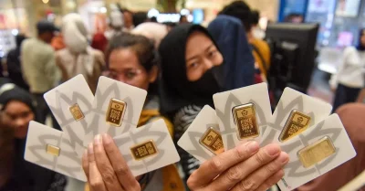 Emas Antam Turun Lagi! Harga Melorot Rp15 Ribu, Buyback Ikut Terkoreksi