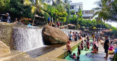 Libur Sekolah, Taman Batu Purwakarta Didominasi Pengunjung Luar Daerah