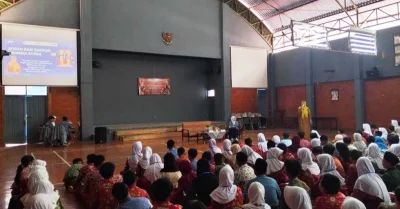 Pelaksanaan MPLS, SMPN 1 Subang Tanamkan Etika Bermedia Sosial
