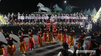 Festival Budaya Nusantara Pukau Ribuan Warga Purwakarta