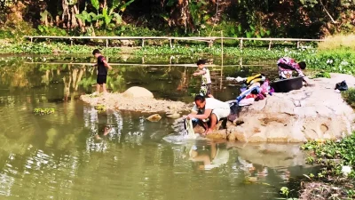Tiga Bulan Krisis Air Bersih di Desa Batutumpang Purwakarta, Warga Mandi dan Mencuci di Kubangan