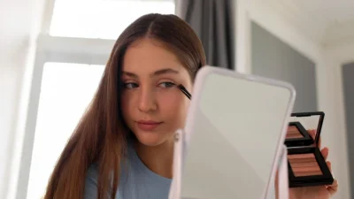 Sederet Tips Makeup Tahan Lama Seharian, Dijamin Anti Luntur