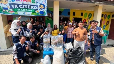 Mahasiswa KKN Universitas Buana Perjuangan Karawang Latih Warga Citeko Kelola Sampah Organik