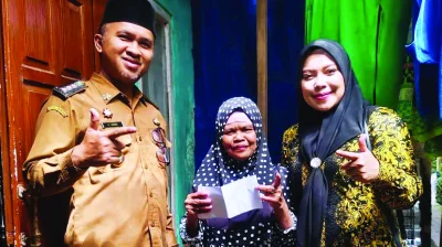 Program Nyaah Ka Indung Hadir di Ciater, Lansia Dhuafa Terima Bantuan dari Zakat ASN Melalui BAZNAS