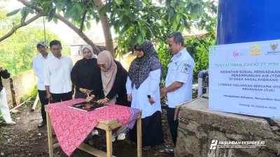 MBK Ventura Gandeng BAZNAS RI Salurkan Tangki Air di Subang