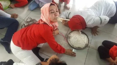5 Lomba 17 Agustus untuk Ibu-Ibu yang Dijamin Bikin Satu Kampung Ngakak