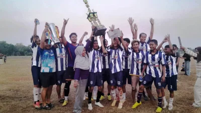 Pemdes Rangdu Apresiasi Karang Taruna, Turnamen HUT RI 81 Dorong Bibit Pesepak Bola Muda
