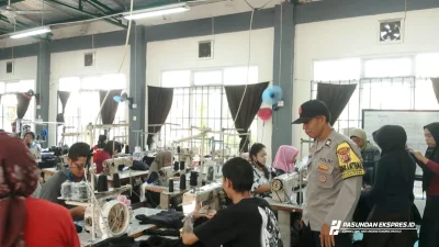 Cegah Premanisme, Polsek Campaka Edukasi Pekerja Konveksi