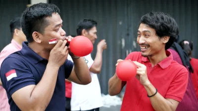 20 Ide Lomba Agustusan Bapak-Bapak Antimainstream, Bikin Ngakak!