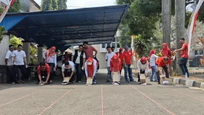 Semarak HUT ke-81 RI, Pegawai Bapperida Subang Ikuti Lomba Agustusan untuk Pererat Kekompakan