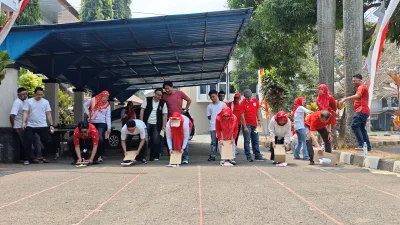 Semarak HUT ke-81 RI, Pegawai Bapperida Subang Ikuti Lomba Agustusan untuk Pererat Kekompakan