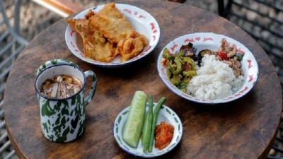 Warung Nasi Kebon Jati Kalijati, Tempat Makan Murah di Kalijati dengan Menu Sederhana yang Bikin Kenyang
