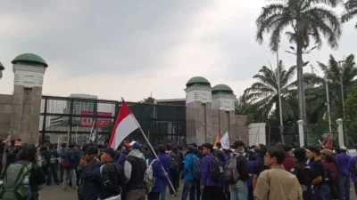 Empat Kelompok Kepung DPR Hari Ini, Bawa Tuntutan Berbeda dari RUU Perampasan Aset hingga Dukungan Prabowo