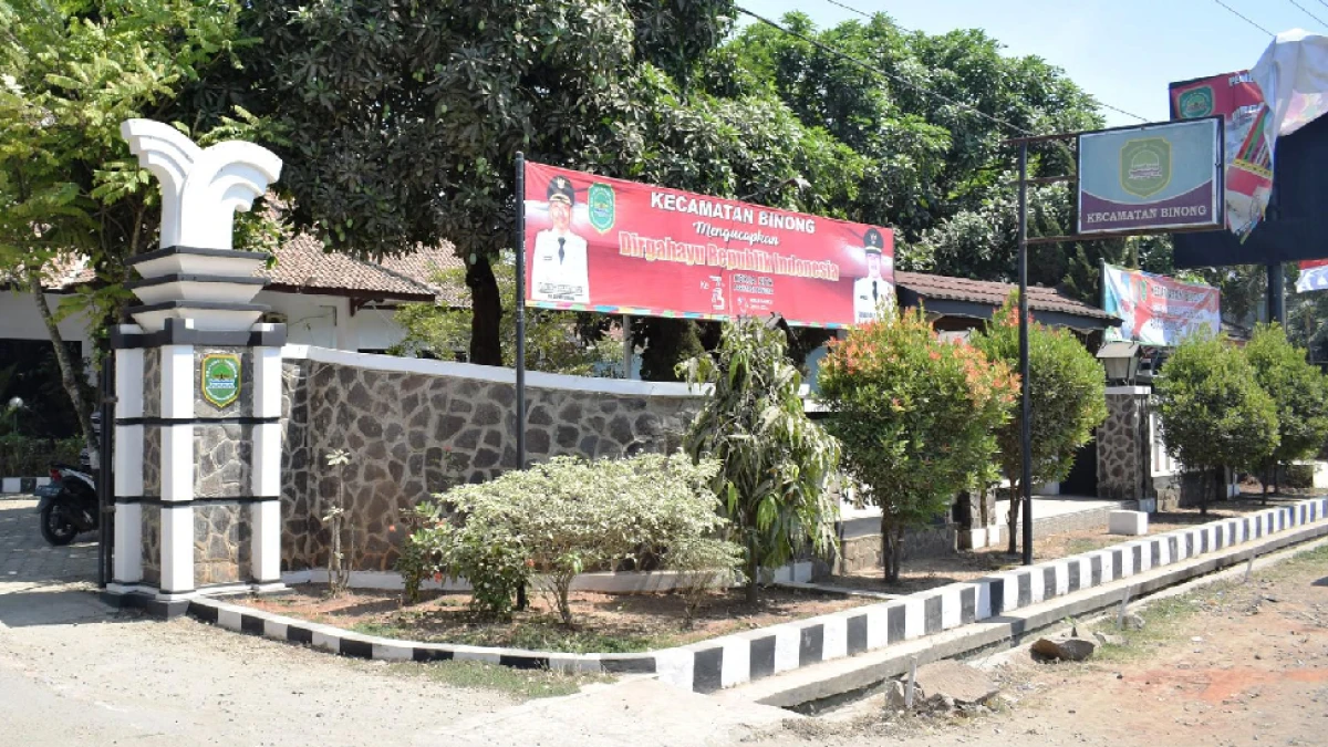 Pelayanan Publik Kecamatan Cipunagara: Urus Administrasi Warga hingga Perekaman KTP-el