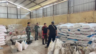 Kejari Subang Geledah Gudang Distributor, Bongkar Dugaan Mafia Pupuk Bersubsidi