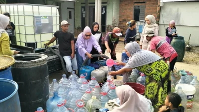 Jalankan Program Madani Sanitasi, PNM Distribusikan Air Bersih ke Warga di Sejumlah Kecamatan
