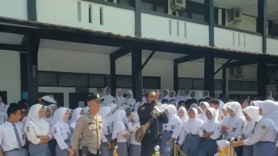Seorang Guru Diduga Lakukan Pelecehan, Ratusan Siswa SMAN 1 Pamanukan Gelar Demo