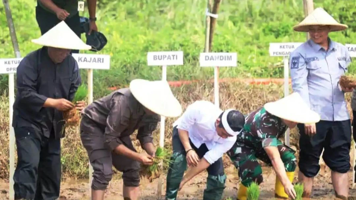 Kajari Purwakarta Dukung Ketahanan Pangan dan Pendampingan Hukum Desa