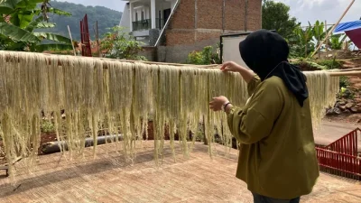Warga Sulap Olahan Limbah Daun Nanas di Subang Jadi Serat Tekstil Bernilai Ekonomi