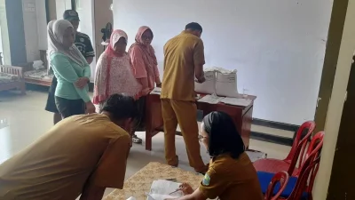 1.207 KPM di Desa Jati Dapat Bantuan Pangan Beras 30 Kg
