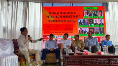 Ratu Anom Karatwan Galuh Pakuan Moderatori Seminar Internasional Kopi Kerinci 2026