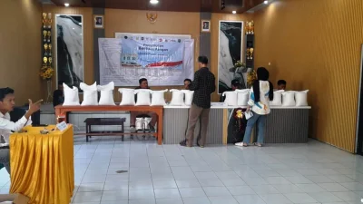 1.005 Warga Desa Gambarsari Dapat Bantuan Beras