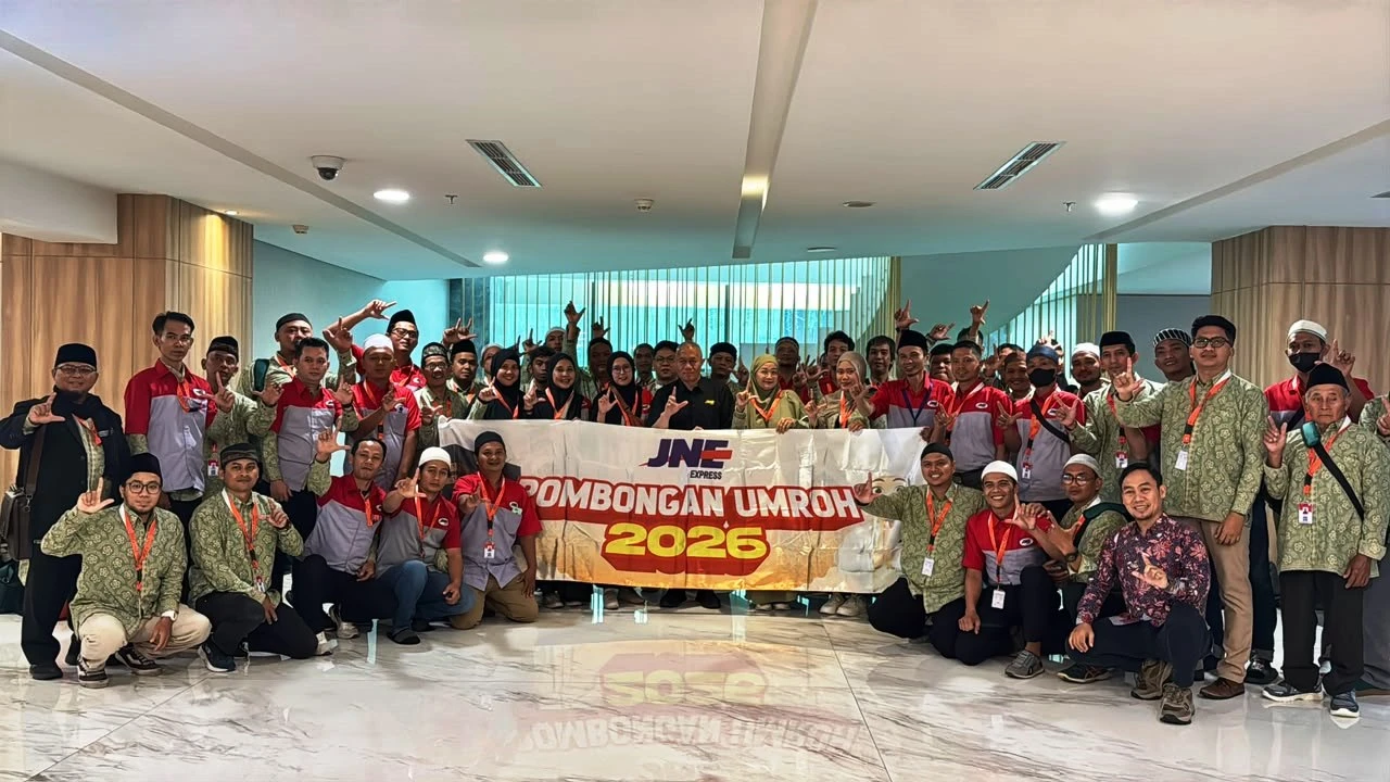 JNE Umrahkan 1.200 Karyawan, Wujudkan Mimpi ke Tanah Suci