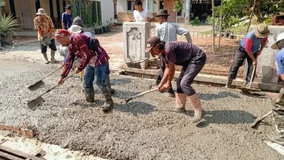Realisasikan DD, Pemdes Margahayu Bangun Jalan Cor Beton di Kampung Cisuri