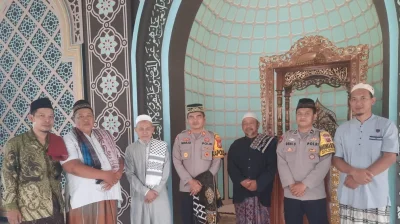 Jumat Curhat di Masjid Jamie Nurul Iman, Kapolsek Pusakanagara Ajak Warga Perkuat Kamtibmas