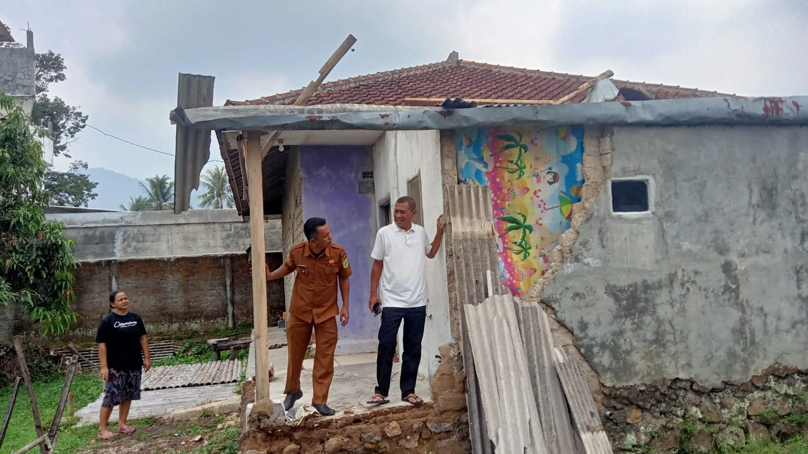 Hujan Deras Disertai Angin Kencang Terjang Tanjungsiang Subang, Sejumlah Rumah Rusak