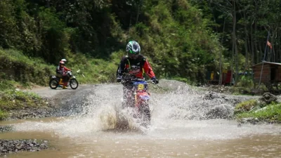 Bukan Cuma Gaspol! Honda Bawa CRF150L ke TRABAS Merdeka 23, Jalur Tanah Jadi Panggung Adventure