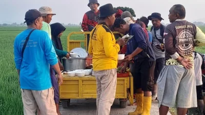 Bukan Hanya Seorang Kades, Dunengsih Jadi Sosok Sebagai Ibu