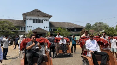 200 Becak Listrik Bantuan Presiden Prabowo Dibagikan Gratis untuk Pengayuh Becak di Subang