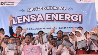 PHE ONWJ Bagikan Puluhan Kacamata Gratis untuk Pelajar Pesisir Subang