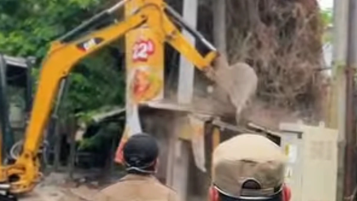 Penertiban Bangunan Liar Di Depan PT Taekwang Oleh SATPOLDAM Kabupaten Subang!