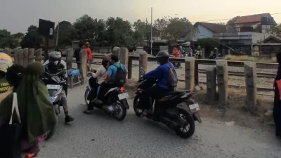 Warga Purwakarta Desak Pembangunan Jembatan Layang di Perlintasan Kereta Api