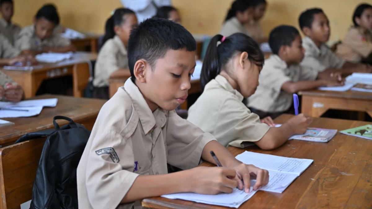 Rencana Pemerintah Gratiskan Pendidikan dari TK hingga Perguruan Tinggi