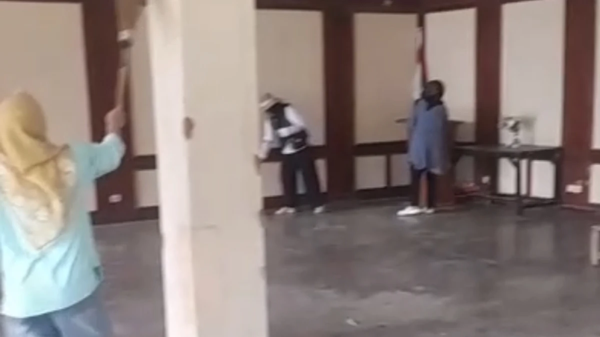 Jumat Bersih di Komplek CHR, Camat Ciater Dorong Kepedulian Lingkungan